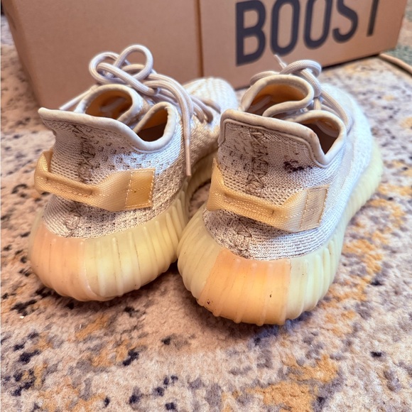 YEEZY  350 with box - Picture 9 of 11